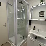 Danube Abteistrasse - Self Checkin - Moderne - Ideal Fuer Geschaeftsreisende Und Staedtetrips Апартаменты *