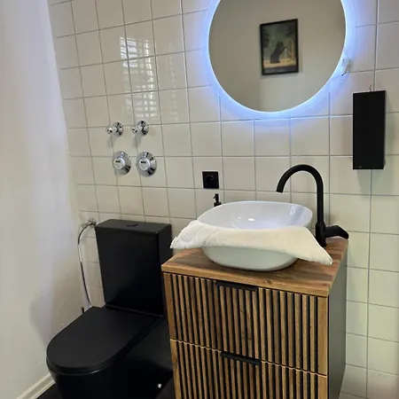 Danube Rooms Abteistrasse - Self Checkin - Kostenlos Parken Direkt An Der Unterkunft - Ideal Fuer Geschaeftsreisende Und Staedtetrips Passau