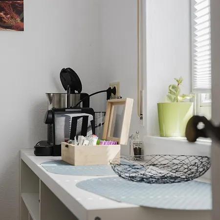 Danube Rooms Abteistrasse - Self Checkin - Kostenlos Parken Direkt An Der Unterkunft - Ideal Fuer Geschaeftsreisende Und Staedtetrips Appartement *